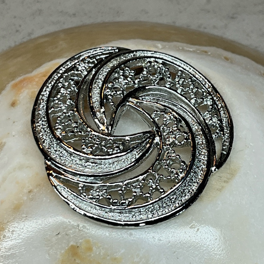 Gerry’s Vintage Silver Tone Swirl Filigree Brooch - Elegant Women's Jewelry